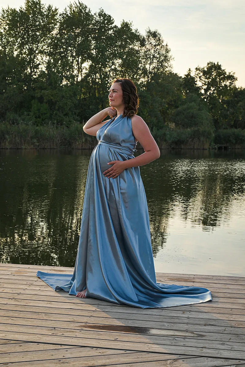 Kismama fotózás vízparton naplementekor, Cibakházán.